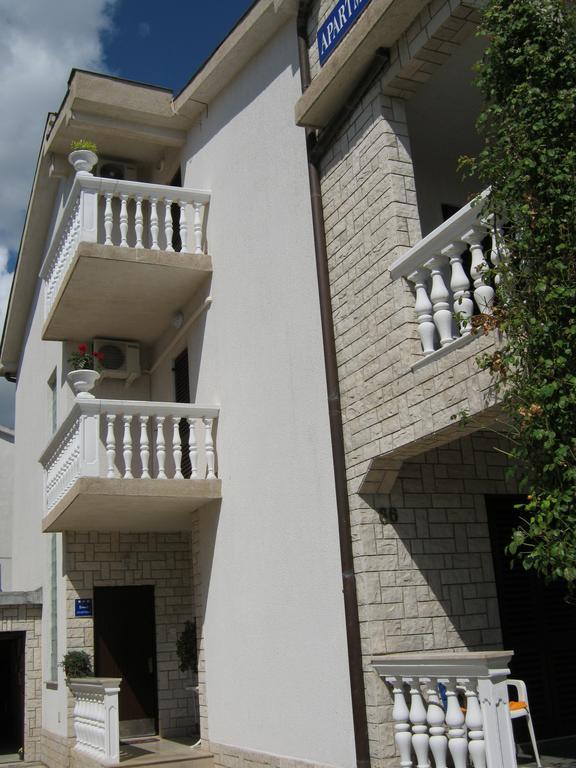 Apartments Nestor Tribalj Buitenkant foto