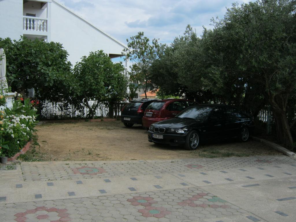 Apartments Nestor Tribalj Buitenkant foto