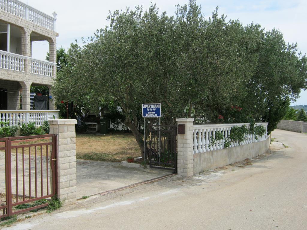 Apartments Nestor Tribalj Buitenkant foto