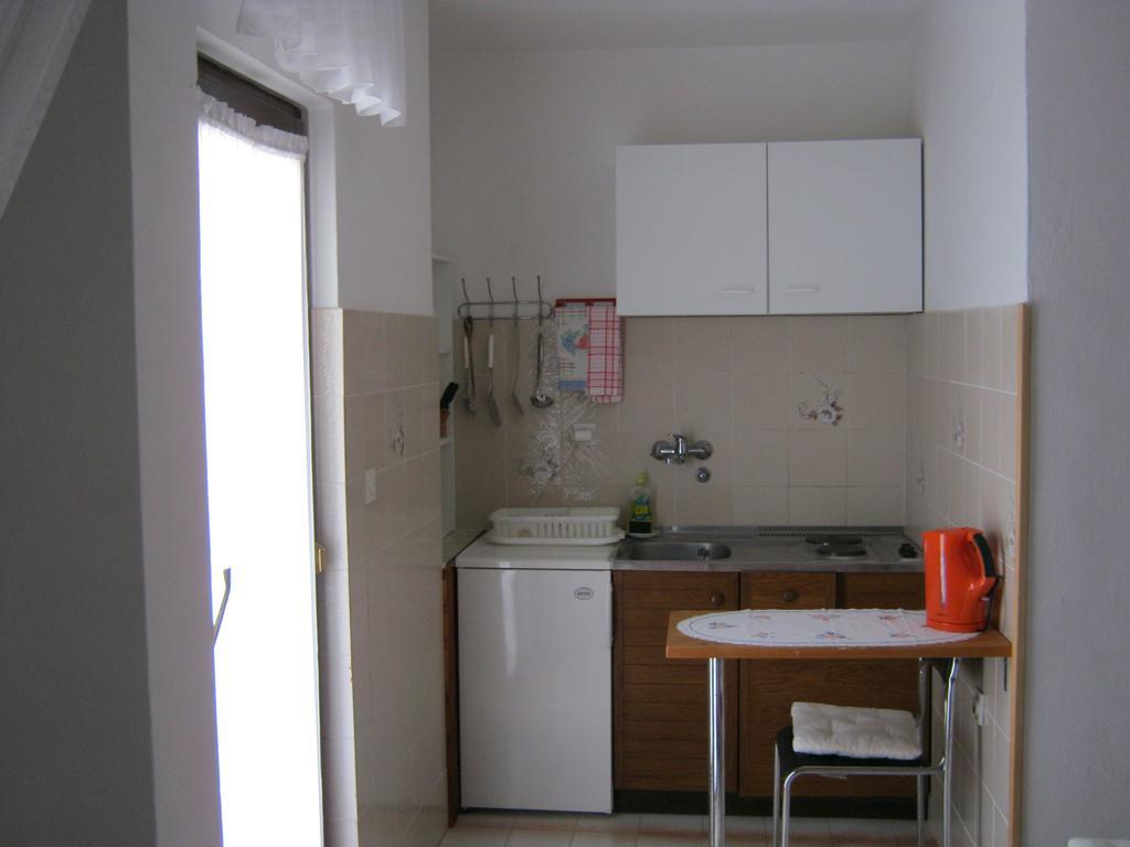 Apartments Nestor Tribalj Buitenkant foto