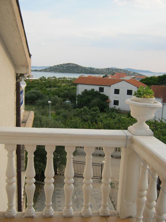Apartments Nestor Tribalj Buitenkant foto