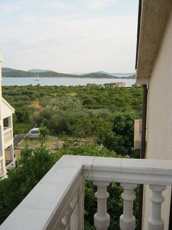 Apartments Nestor Tribalj Buitenkant foto